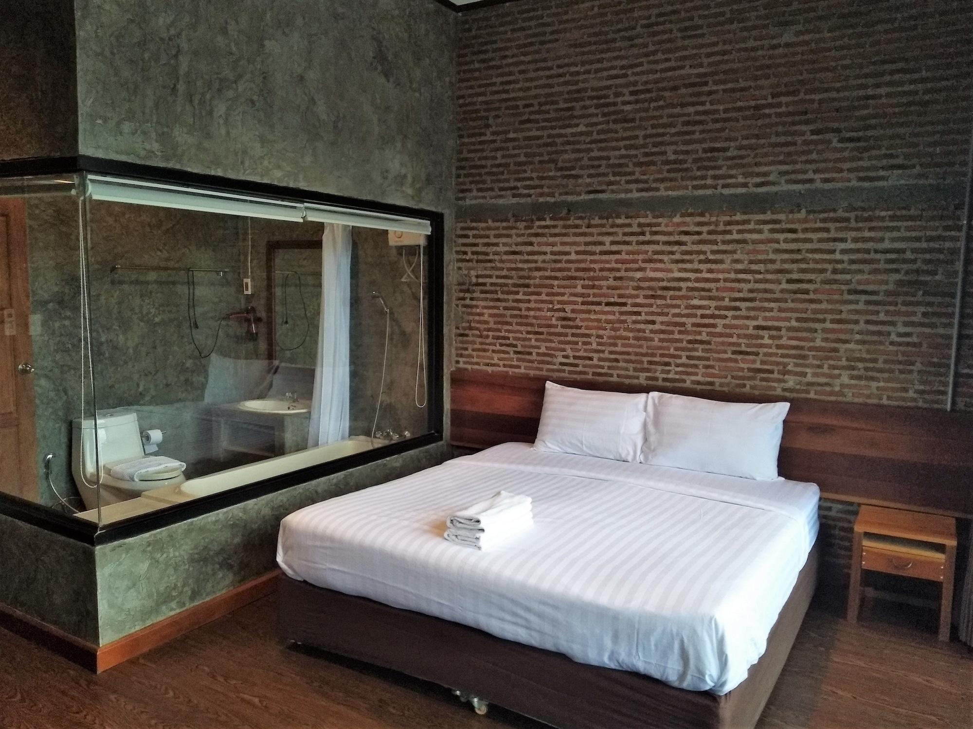 One Four Seven Hotel&Snooker Bar Rayong Buitenkant foto